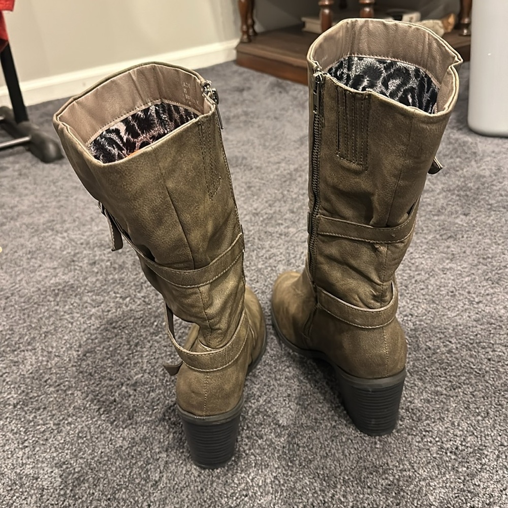 NWOT! Heeled Zipper Boots - Picture 4 of 6